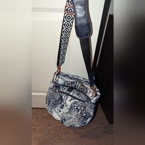 Lululemon Wonderlust Diversity bag